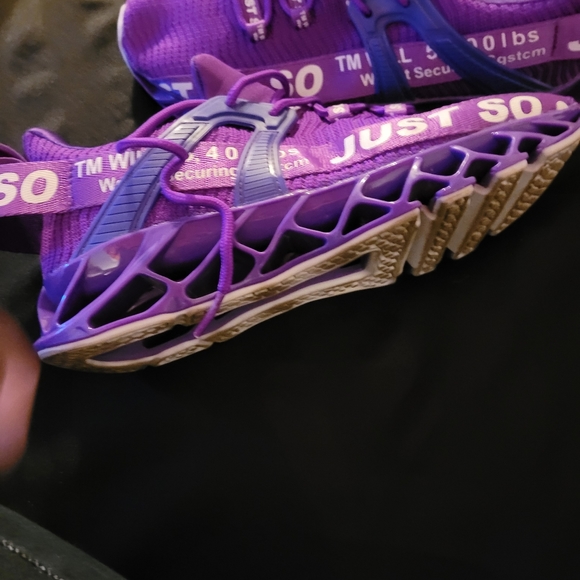 Runners - Picture 2 of 6